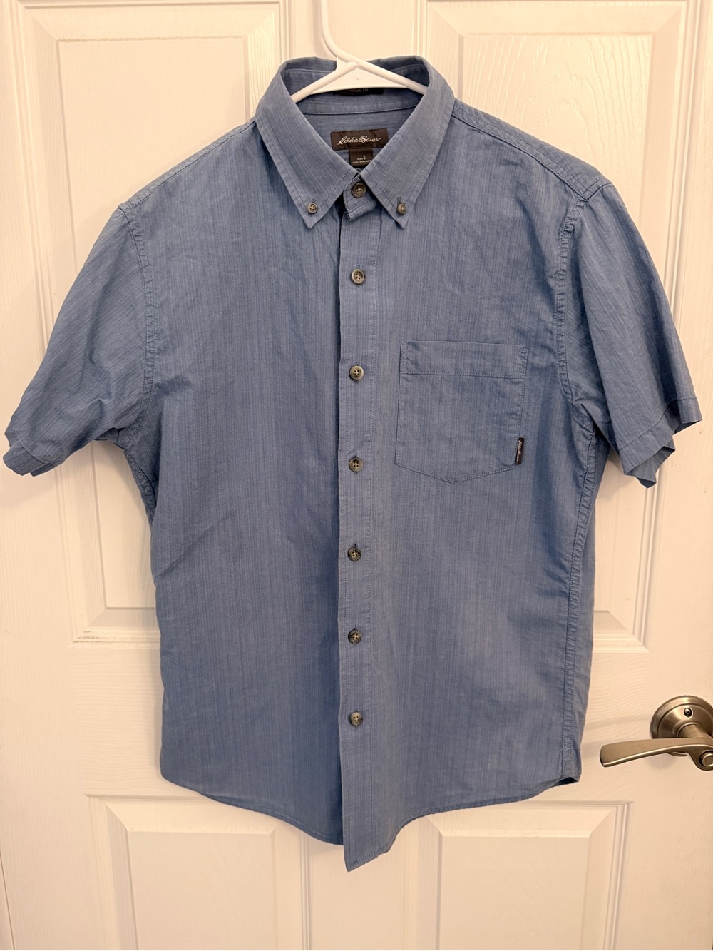 Eddie Bauer Men's Short-Sleeve Button-Down Shirt - Light Blue